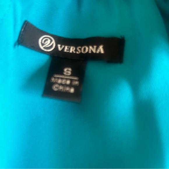 Versona “2 for 1” Turquoise and White Layered Sleeveless Blouses - Picture 4 of 7